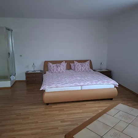 Gaestezimmer Hagenschiess *